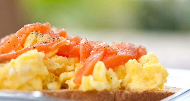 Read more about the article Smoked Halibut and Lumpfish Roe scramble