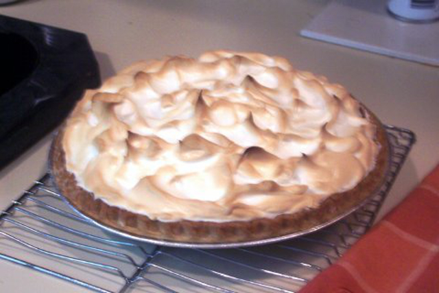 You are currently viewing Lemon Meringue Pie